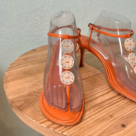 Manolo Blahnik Leather Strappy Thong Low Heels Embellished Sandals 39.5 - Picture 2 of 10